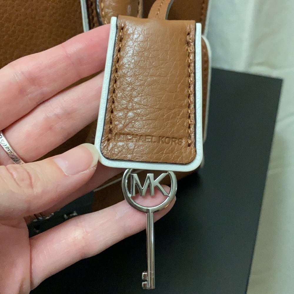 Michael Kors Purse - Picture 3 of 11